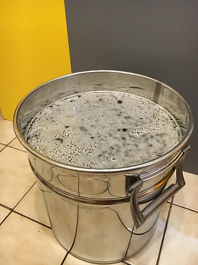 Schaum Honig mit Schaum